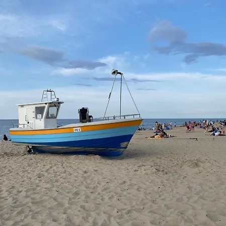 W Stegnie Nad Morzem Na 10 Osob. Sauna. Duzy Salon. Kominek. Lägenhet