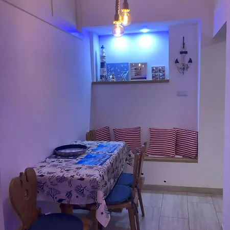 W Stegnie Nad Morzem Na 10 Osob. Sauna. Duzy Salon. Kominek. Lägenhet