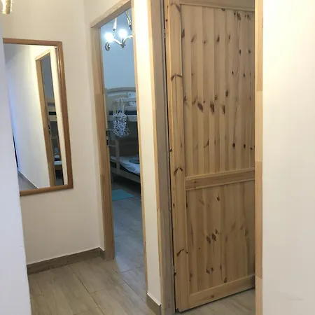 W Stegnie Nad Morzem Na 10 Osob. Sauna. Duzy Salon. Kominek. Lägenhet *