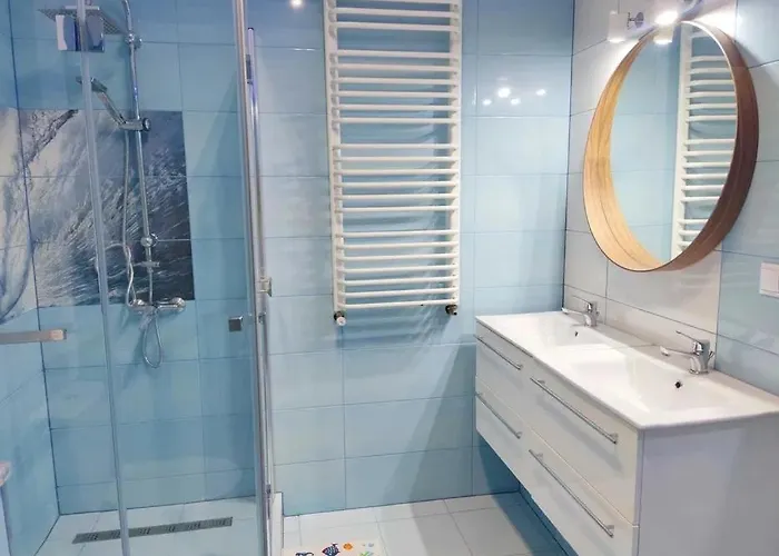 Apartment W Stegnie Nad Morzem Na 10 Osob. Sauna. Duzy Salon. Kominek. Stegna (Pomerania)