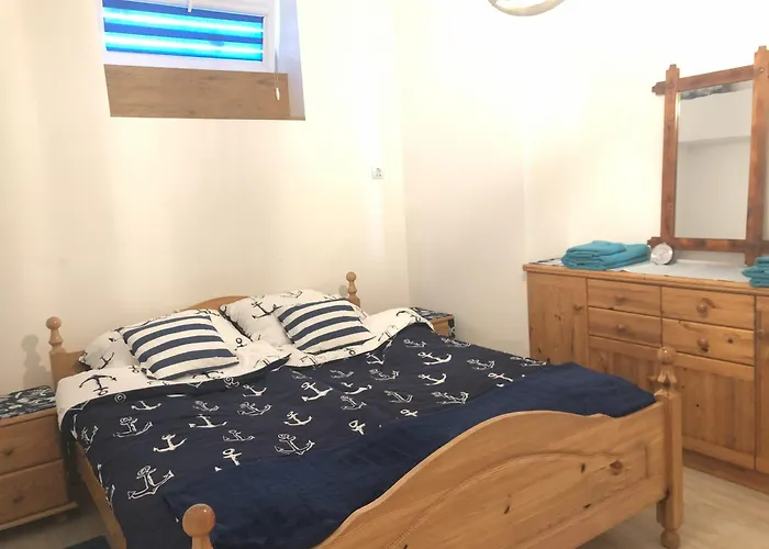 W Stegnie Nad Morzem Na 10 Osob. Sauna. Duzy Salon. Kominek. *