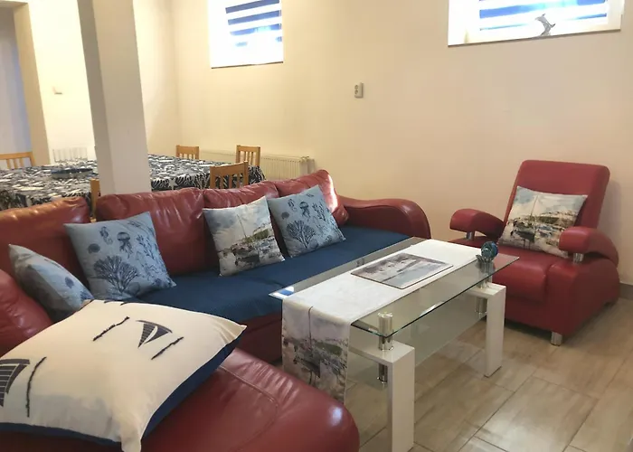 W Stegnie Nad Morzem Na 10 Osob. Sauna. Duzy Salon. Kominek.